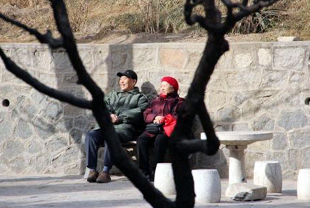 草莓视频黄色成人仪叮嘱“别只顾着补钙,还要每天多晒晒太阳!”