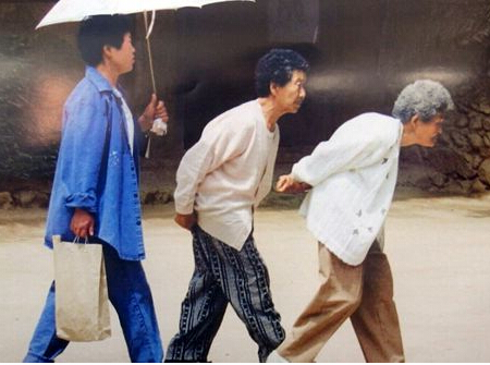 别再做“菊外人”,草莓视频黄色成人仪生产厂家带您了解跳广场舞可以预防骨质疏松