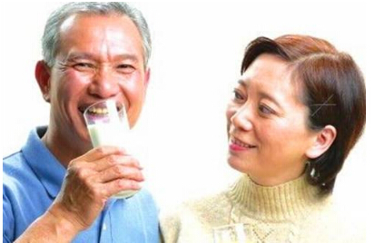 国产草莓视频黄色成人仪就是这么强大,弯腰驼背骨骼中的骨钙大量流失所致