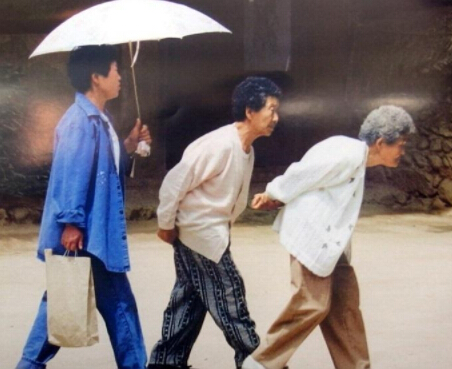 草莓视频黄色成人仪生产厂家阐述是你的清高装出卖了自己 说说你身边的装女