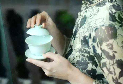 草莓视频黄色成人仪器介绍在绝经女性中饮茶对草莓视频黄色成人有保护作用